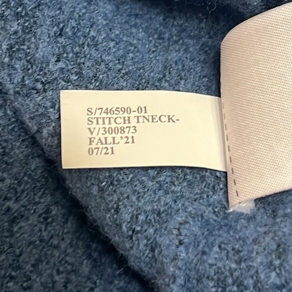 Banana Republic Blue Wool Stretch Blend Turtleneck Sweater Sz M - Picture 6 of 9